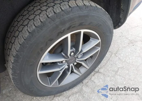 2020 Jeep Grand Cherokee Laredo E 4X4 z USA, uszkodzony, nr VIN 1C4RJFAG9LC237947